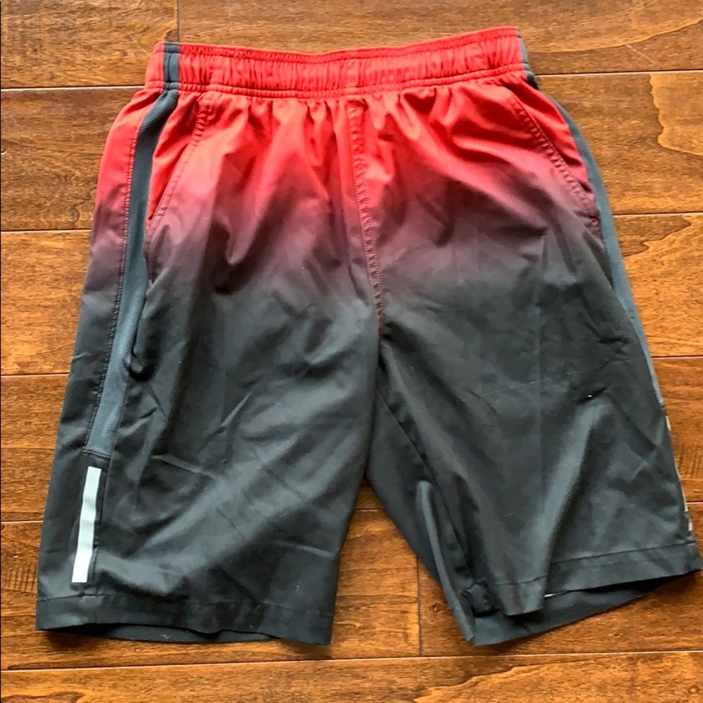 Red Black tie-dye shorts from MSX